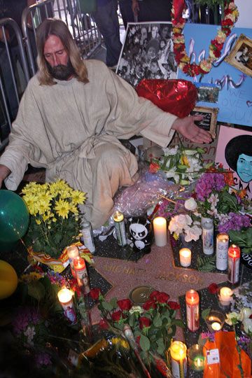 1521437_mjjesus1.jpg