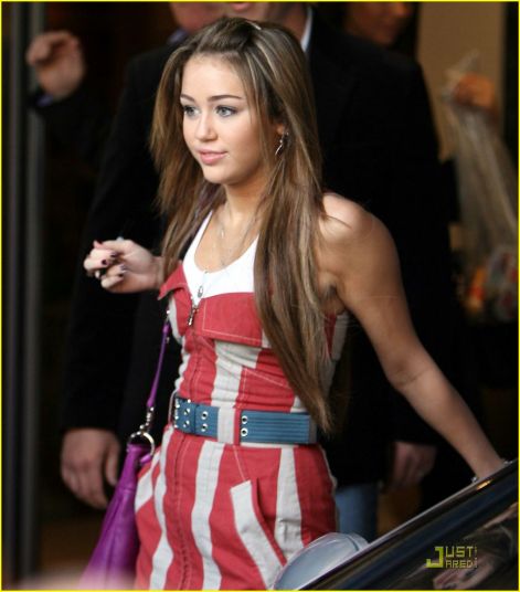 miley-cyrus-candy-stripe-sweet-01.jpg