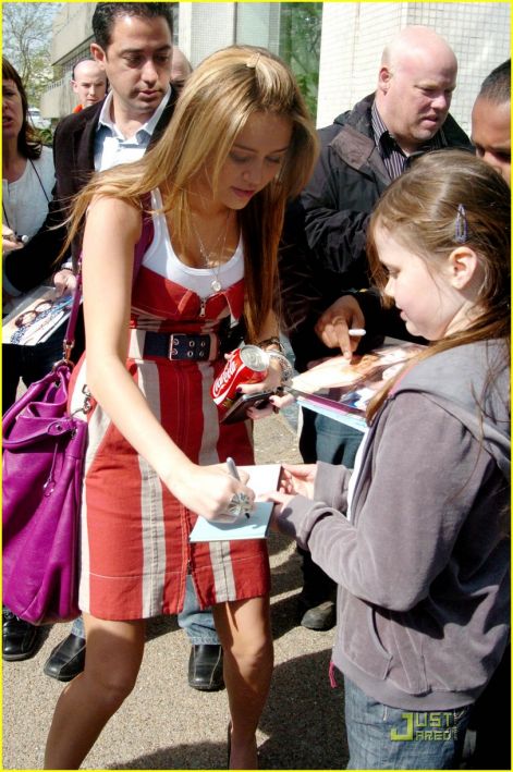 miley-cyrus-candy-stripe-sweet-08.jpg